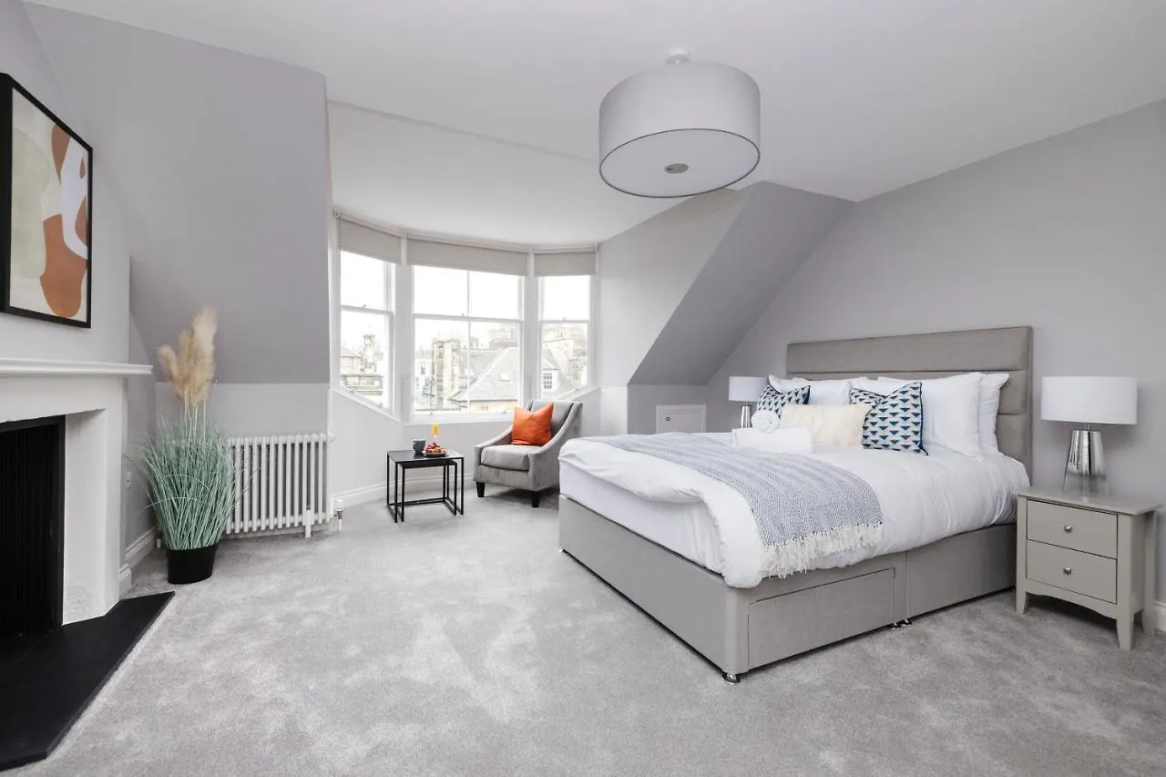 Altido Gorgeous Flat Overlooking Edinburgh Castle Appartamento