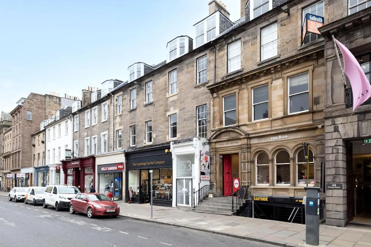 Altido Gorgeous Flat Overlooking Edinburgh Castle
